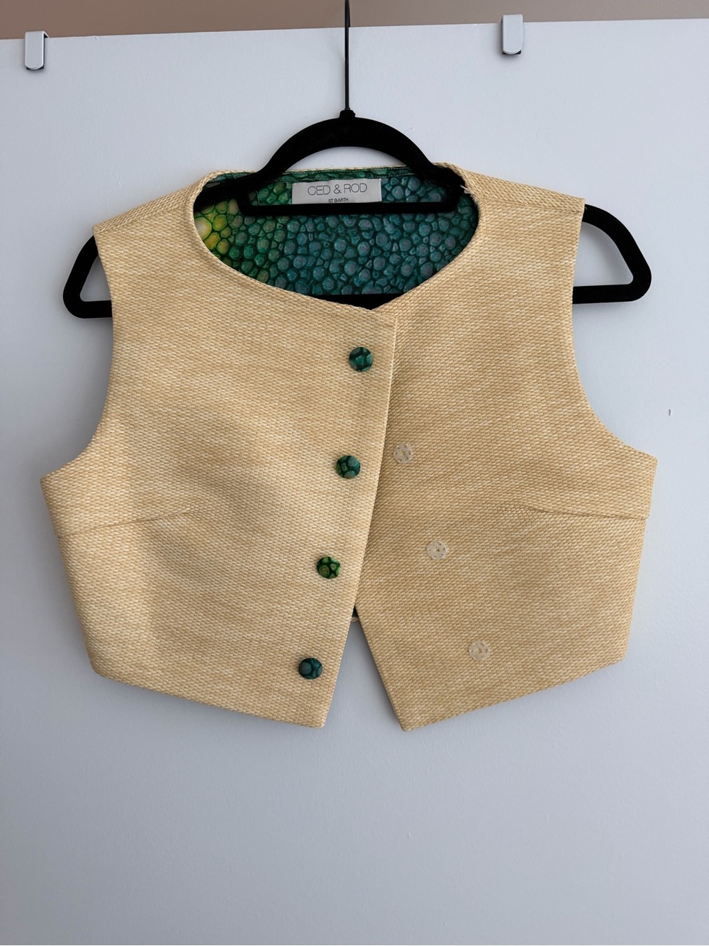 Cropped Raffia top with silk green interior